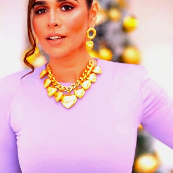 Necklace and Earrings 📿 - Picture 3 of 4